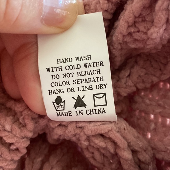 Gorgeous pink cropped sweater - Picture 6 of 6